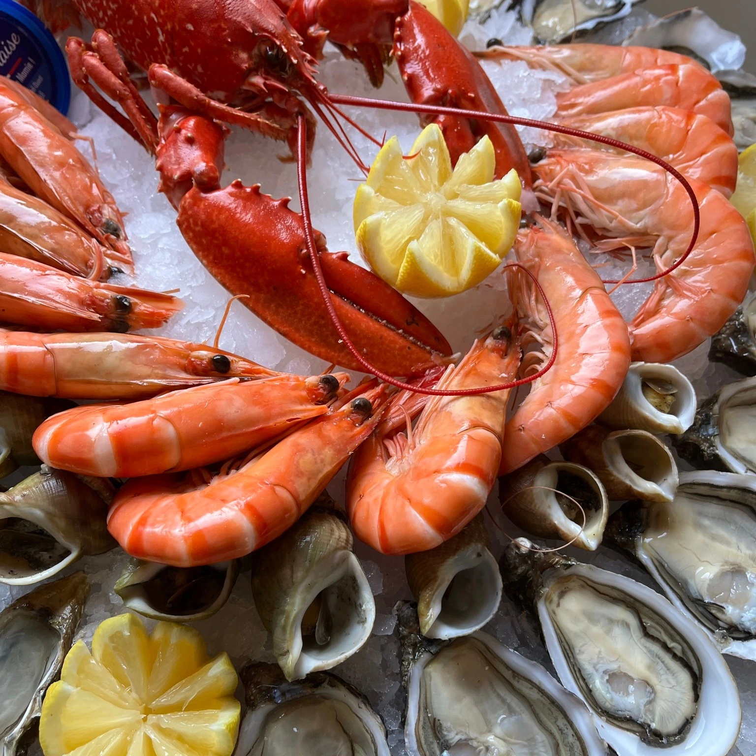 Un plateau de fruits de mer Pierrot Coquillages.